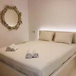 Mando Pool W Sea Views - Five Bedrooms *