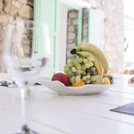 Mando Pool W Sea Views - Five Bedrooms