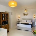 Mando Pool W Sea Views - Five Bedrooms Villa