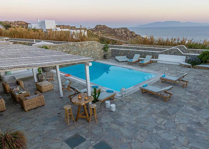 Mando Pool W Sea Views - Five Bedrooms *