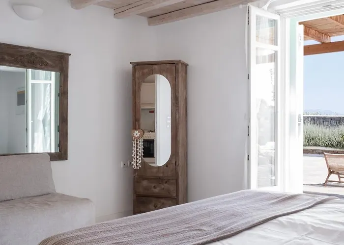 Mando Pool W Sea Views - Five Bedrooms