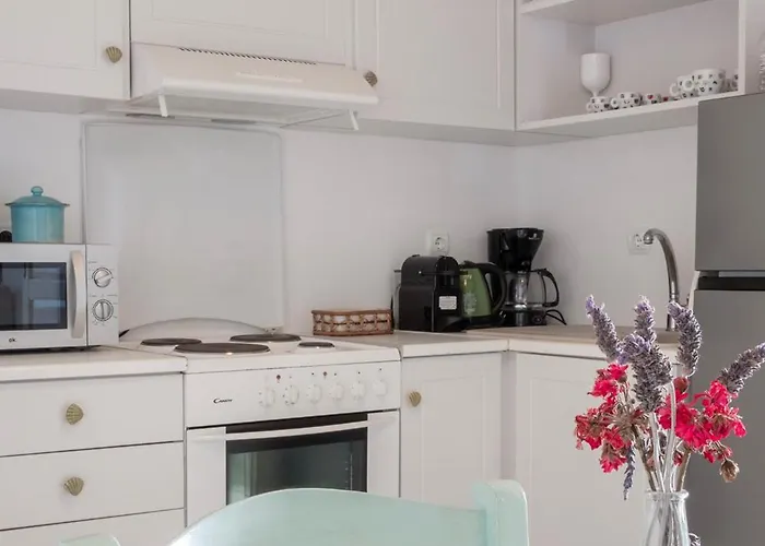 Mando Pool W Sea Views - Five Bedrooms *