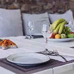 Mando Pool W Sea Views - Five Bedrooms וילה