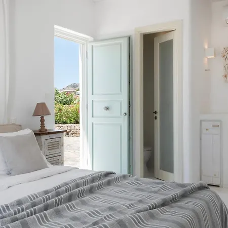 Mando Pool W Sea Views - Five Bedrooms * سوبر بارادايس بيتش