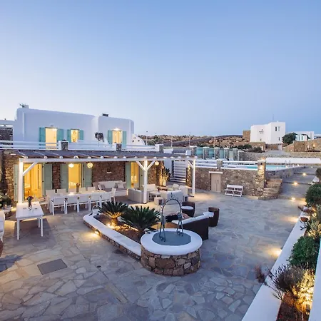 Mando Villa *