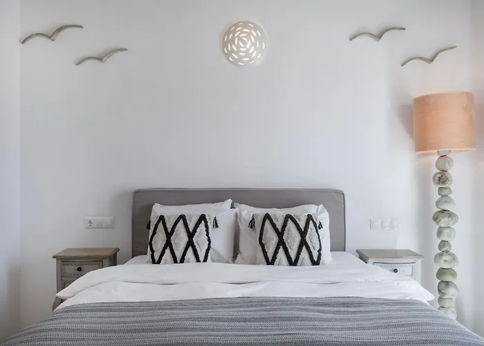 Mando Pool W Sea Views - Five Bedrooms *